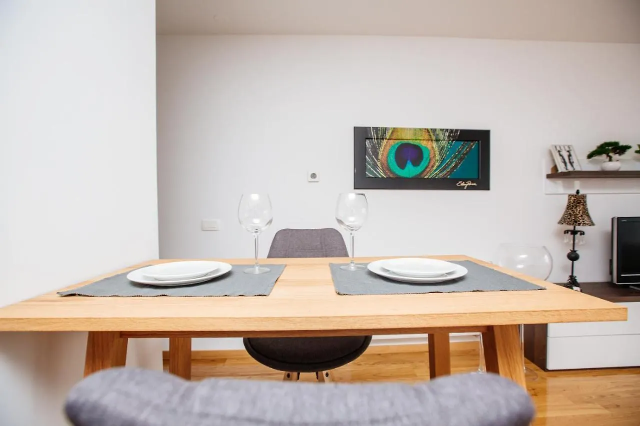 Ljubljana Finest Apartment 0*,